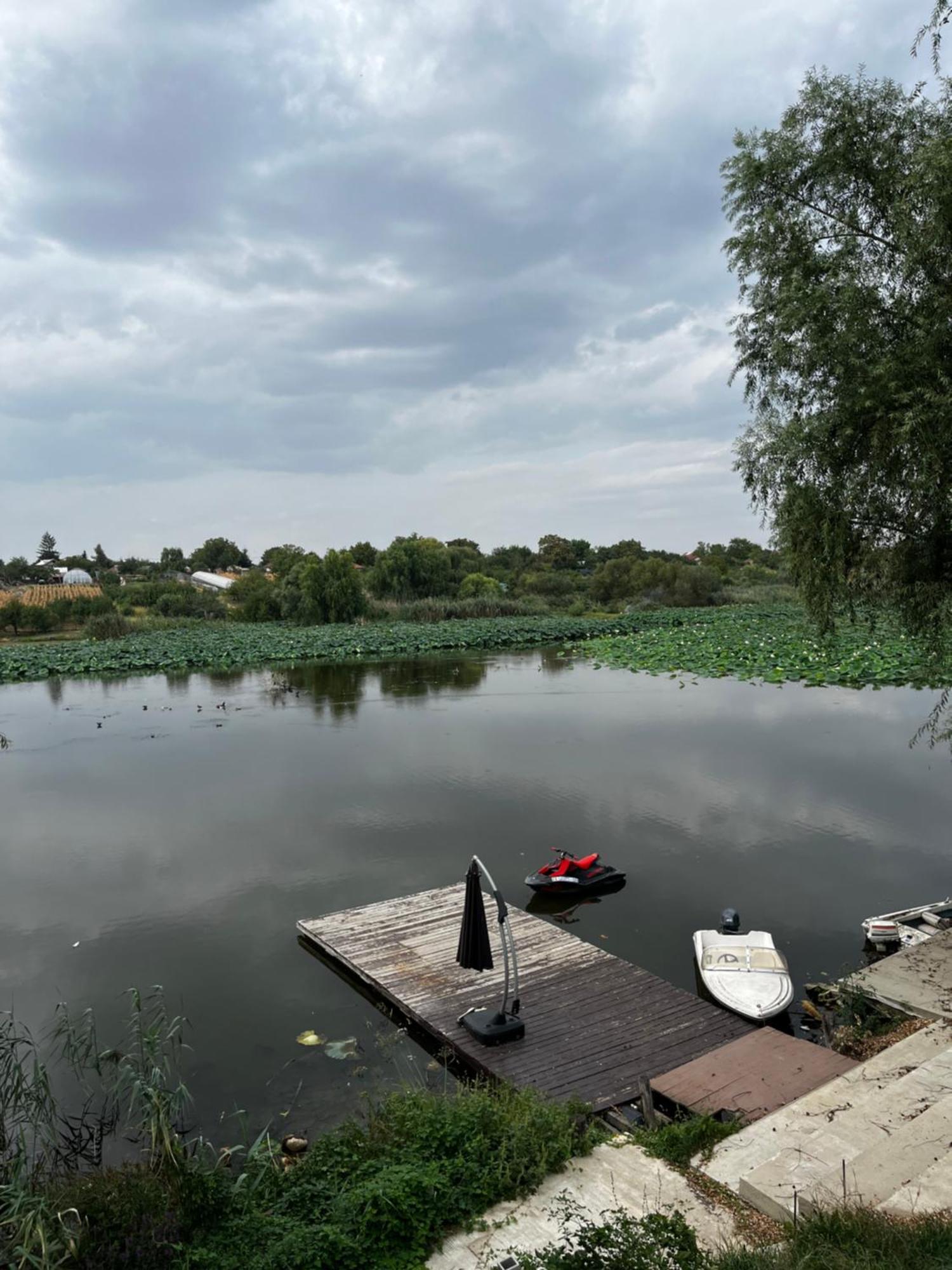 Hotel La Nuferi Lac To Therme & Aeroport Otopeni Snagov Exterior foto